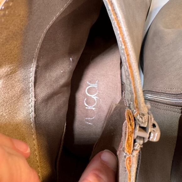 Sugar Ellie Taupe Block Heel Ankle Boots Women’s 9.5M Faux Leather Buckle Zip - Picture 8 of 13